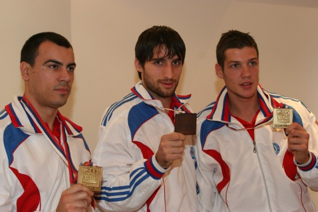 Dejan Umičević (zlatna medalja), Miloš Jovanović (bronzana medalja), Slobodan Bitević (zlatna medalja)
04/11/2010
