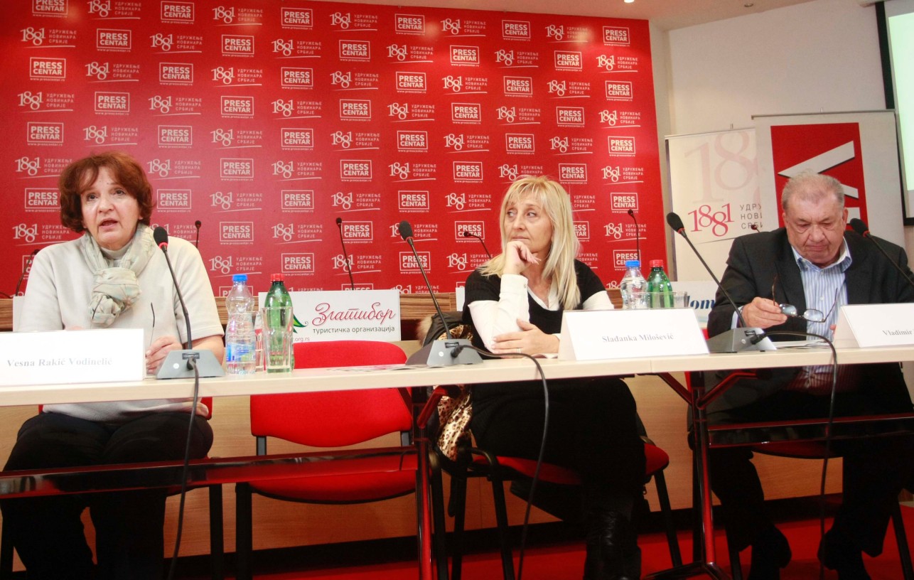 Vesna Rakić Vodinelić, Slađanka Milošević i Vladimir Horović
13/11/2014