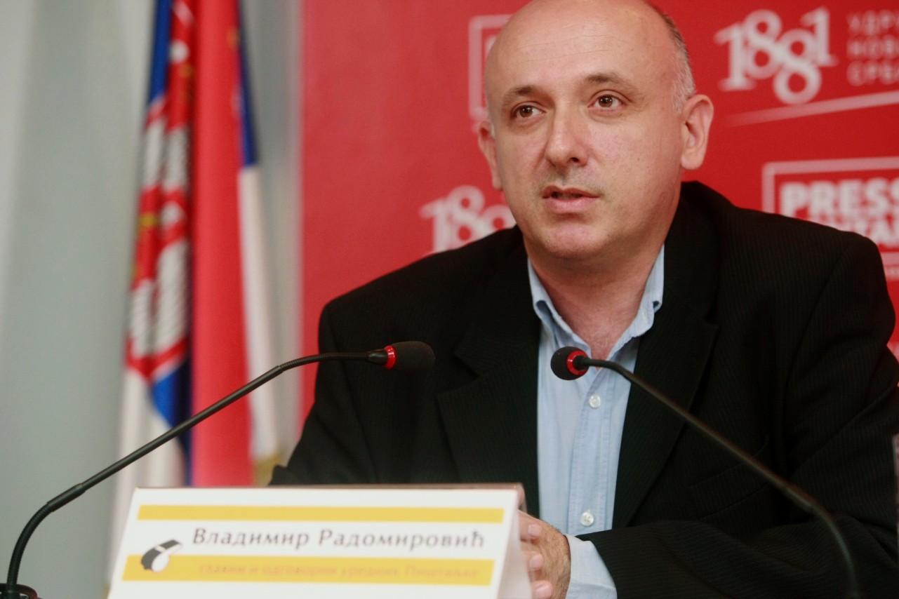 Vladimir Radomirović
19/10/2015