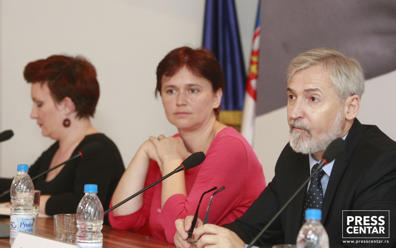 Jovana Gligorijević, Vanja Macanović i Meho Omerović
20/6/2016

