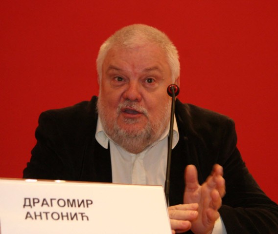 Dragomir Antonić
29/12/2010