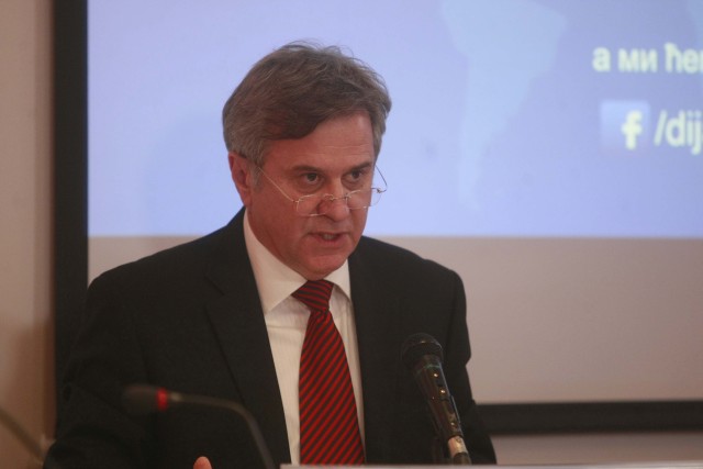 Dragan Momčilović
24/10/2013