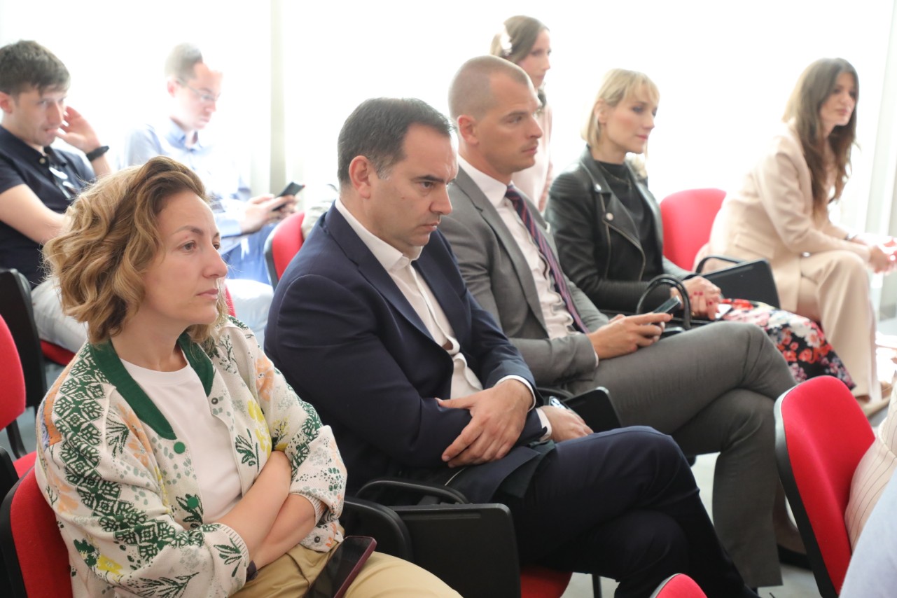 Obeležvanje Svetskog dana borbe protiv Lupusa: “Učinimo lupus vidljivim”
9/05/2025