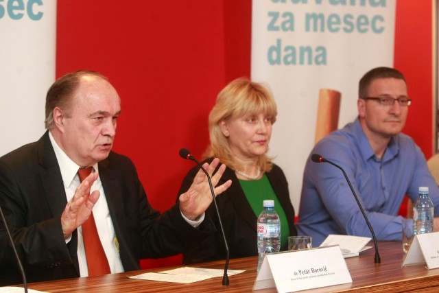 dr Petar Borović, dr sci med. Ika Pešić i asist.mr sci med. Goran Vukomanović
29/01/2014