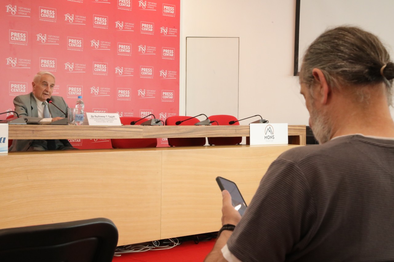 Konferencija za novinare Ljubomira T. Grujića: 