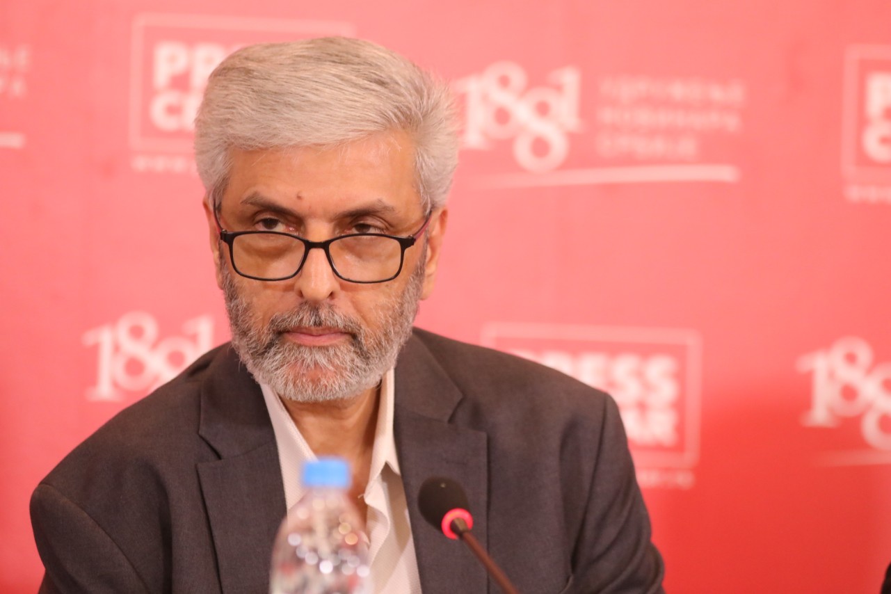 Amir Purpezešk
26/6/2025