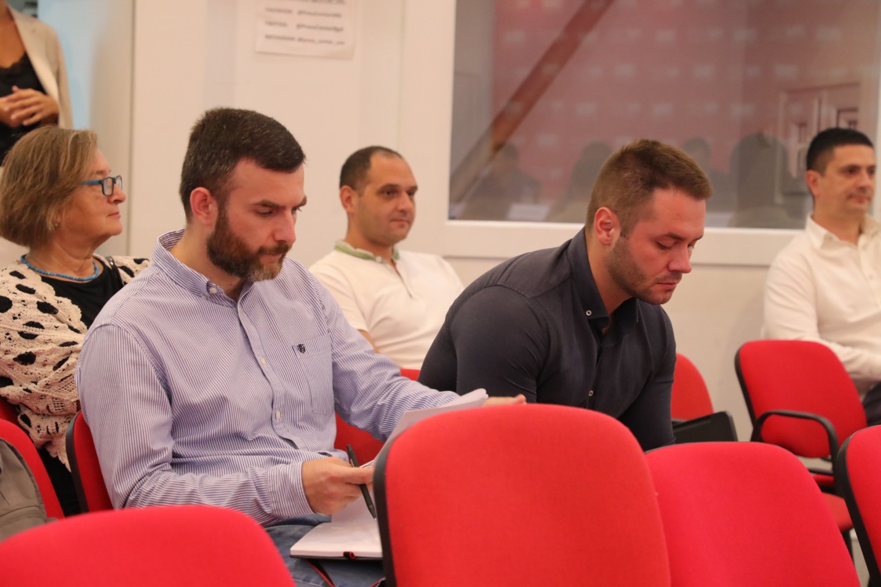 Konferencija za novinare Naprednog kluba: Predstavljanje Izveštaja o političkim pravima srpskog naroda u regionu
4/08/2025