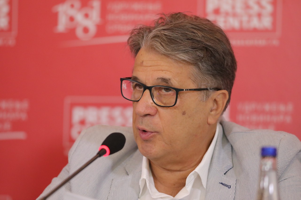 Ljubomir Miladinović, generalni sekretar Crvenog krsta Srbije

Konferencija za novinare 