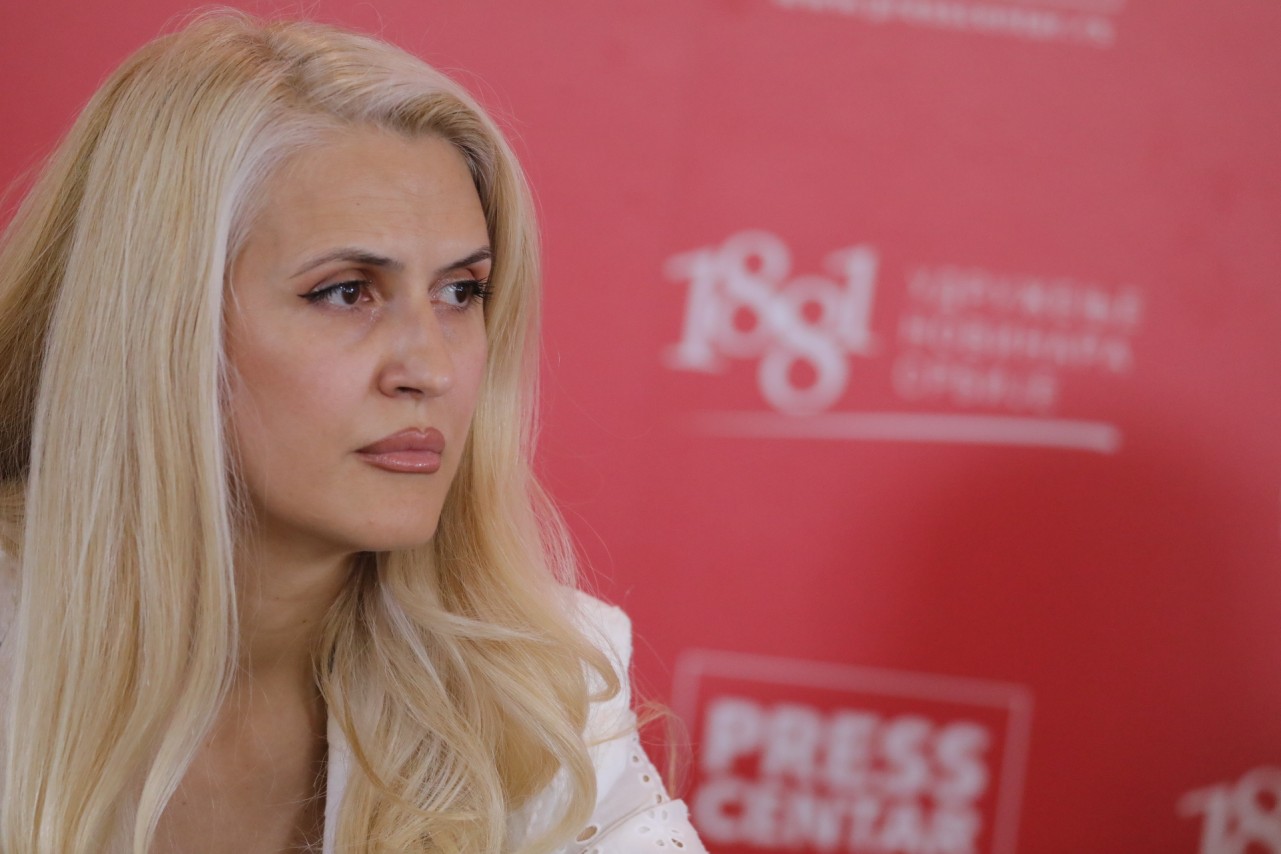 Bojana Ćirić, pomoćnik komesara Komesarijata za izbeglice i migracije


Konferencija za novinare 