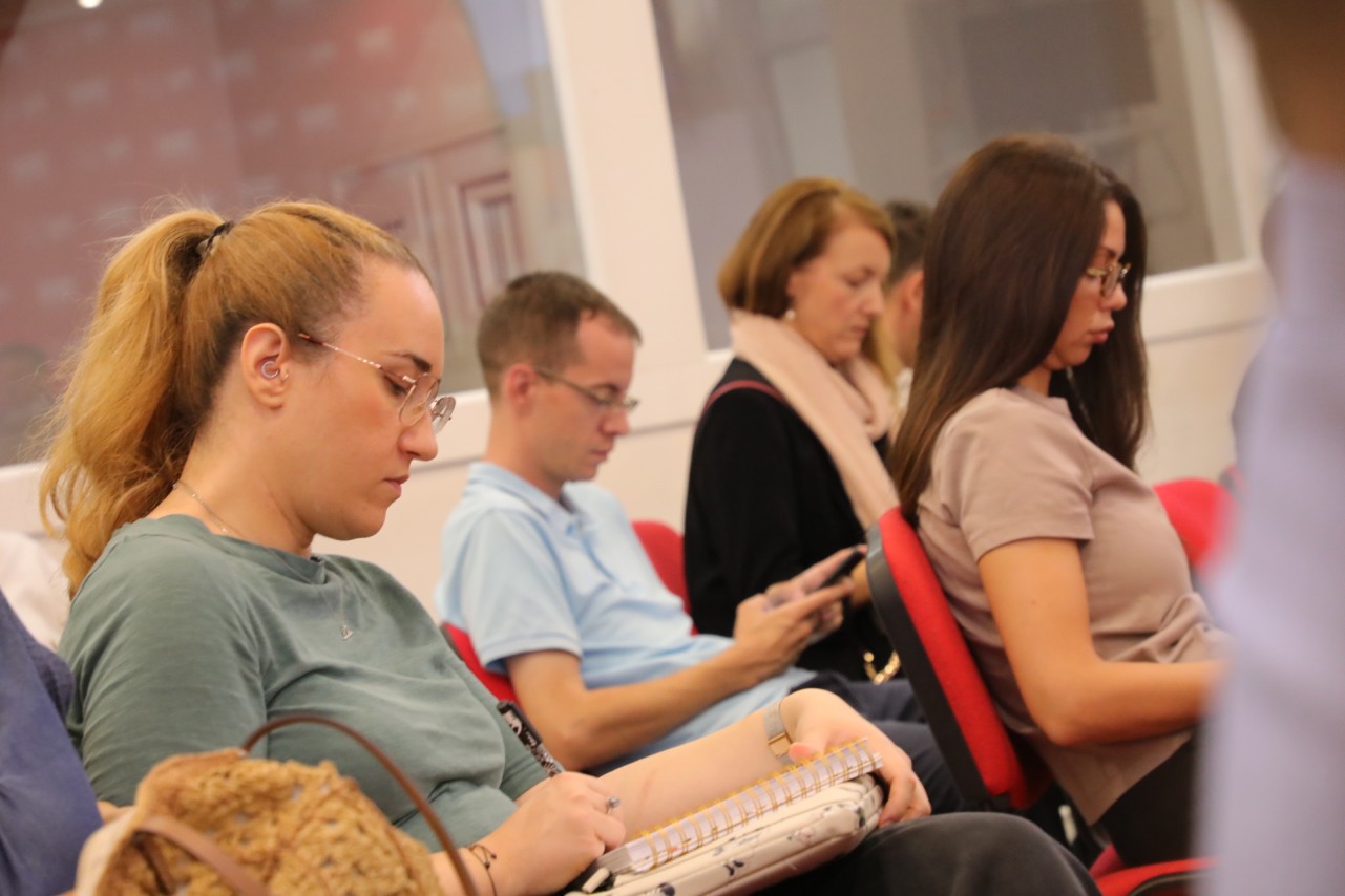 Predstavljanje rezultata istraživanja o stavovima pacijenata u vezi sa inovativnim terapijama, mestom primanja terapije, kao i načinima dobijanja informacija i poverenju u izvore informisanja
10/09/2025
