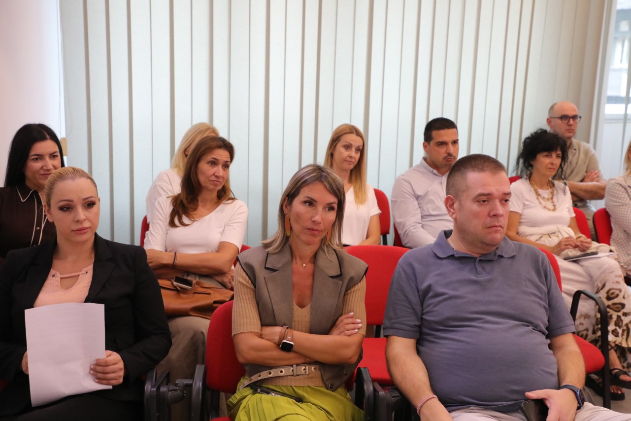 Predstavljanje rezultata istraživanja o stavovima pacijenata u vezi sa inovativnim terapijama, mestom primanja terapije, kao i načinima dobijanja informacija i poverenju u izvore informisanja
10/09/2025