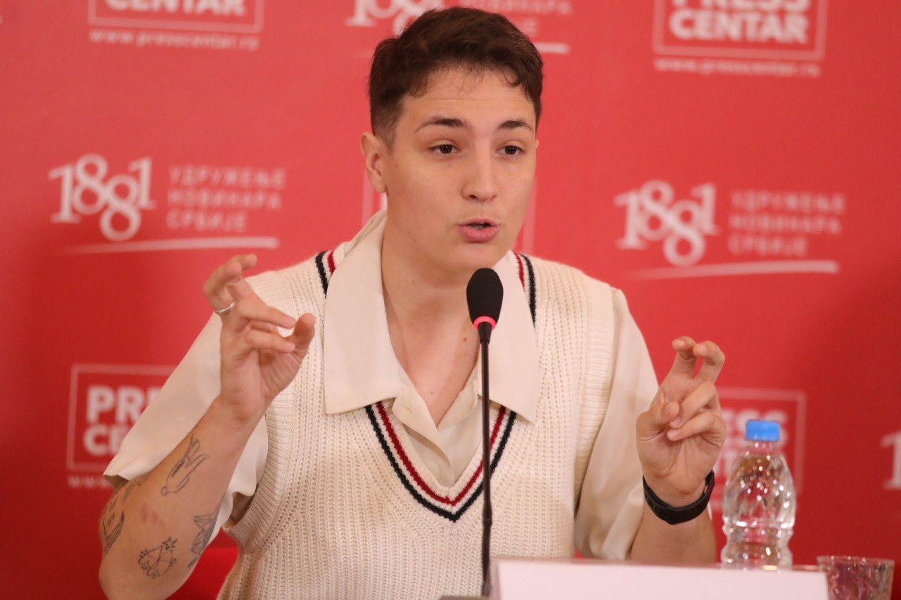 Dina Bajrektarević
12/11/2025