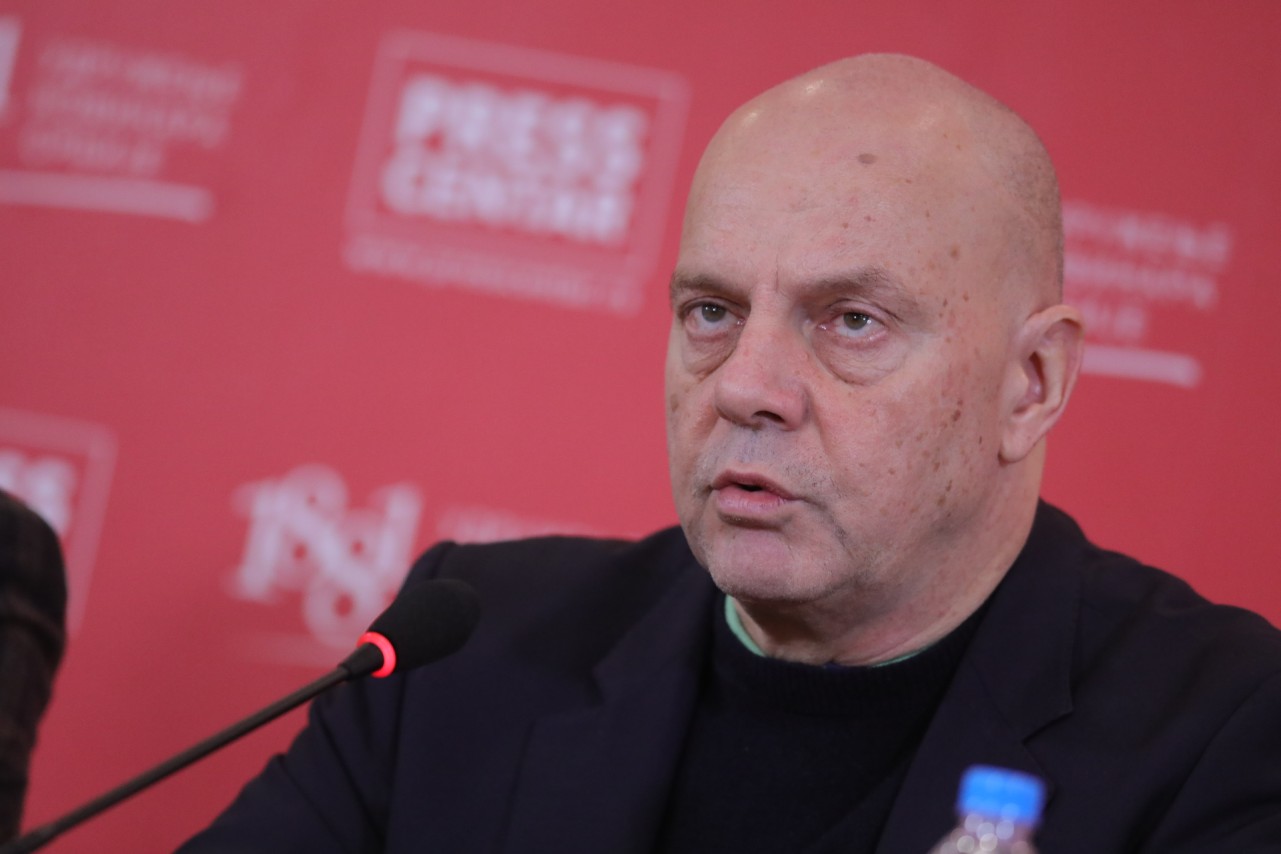 Aleksandar Pavić
27/11/2025