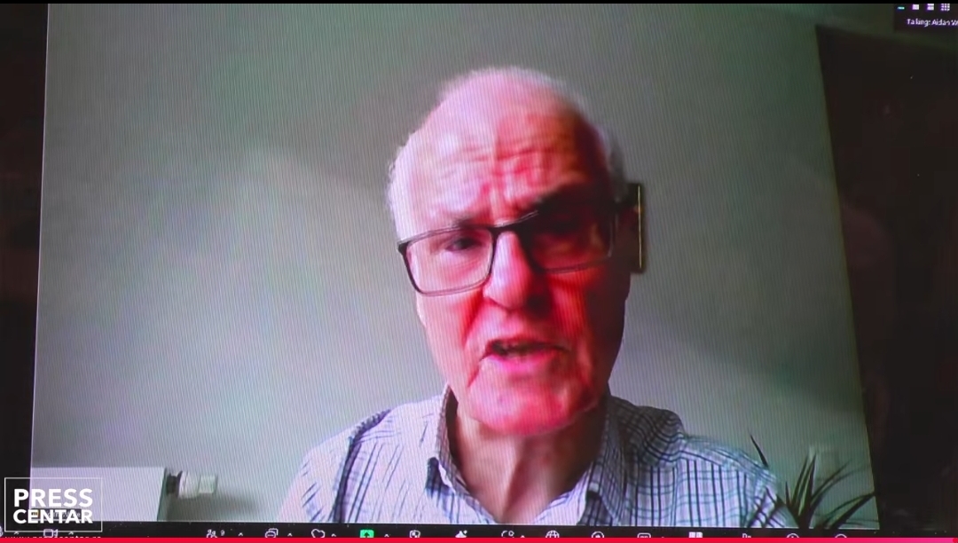 Ejdan Vajt
18/12/2025