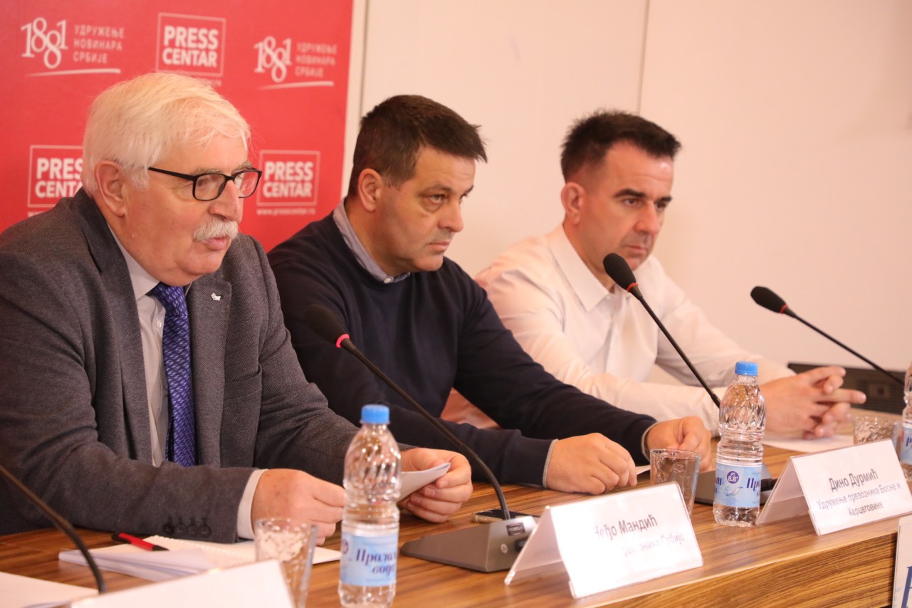 Konferencija za medije posvećena najavljenom protestu srpskih, bosansko-hercegovačkih i crnogorskih prevoznika tereta u međunarodnom drumskom saobraćaju
16/1/2026