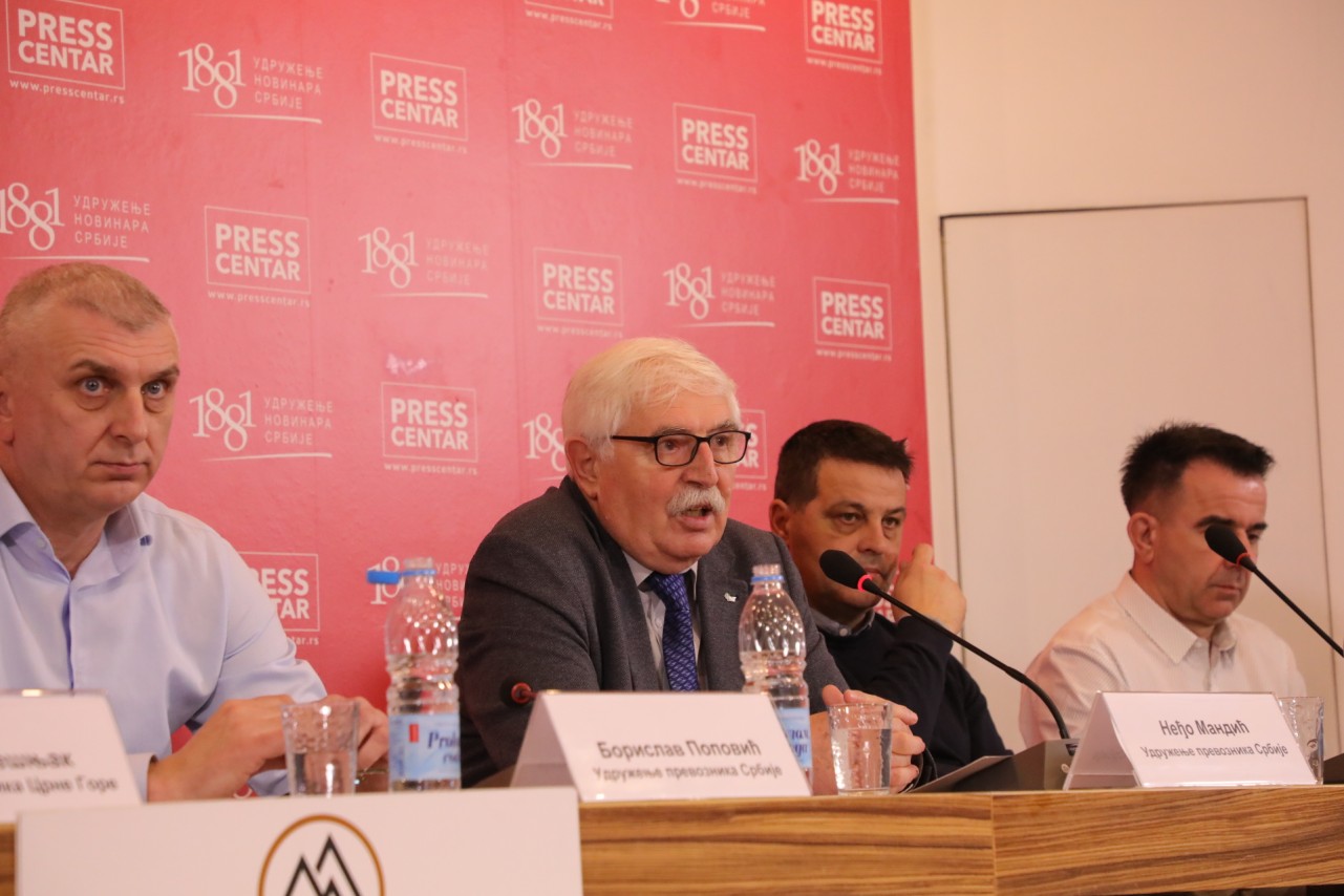 Konferencija za medije posvećena najavljenom protestu srpskih, bosansko-hercegovačkih i crnogorskih prevoznika tereta u međunarodnom drumskom saobraćaju
16/1/2026