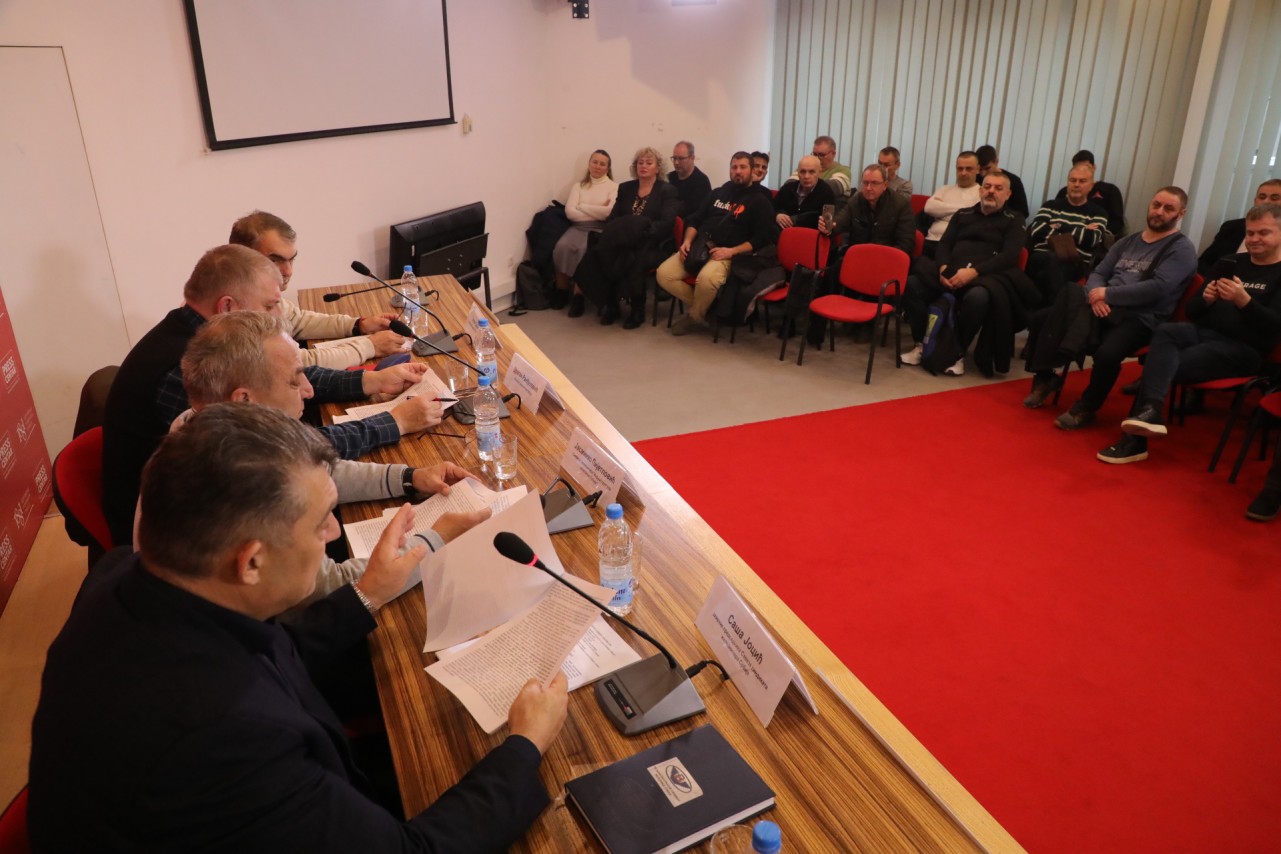 Konferencija za novinare Reprezentativnih sindikata u železničkim Akcionarskim društvima: Usklađivanje cene radnog časa sa Zakonom i odlukama Socijalno-ekonomskog saveta i Vlade Republike Srbije
28/1/2026