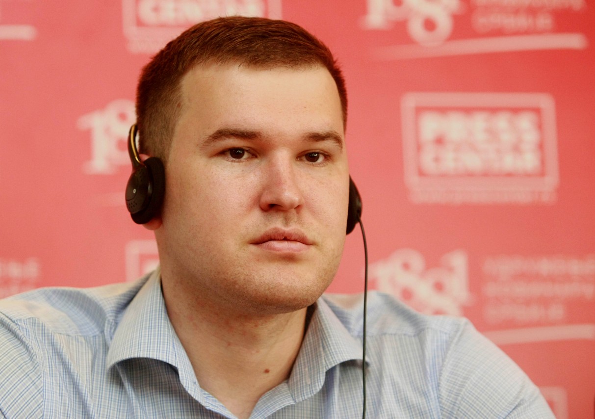 Vladislav Artjomov
23/04/2015
