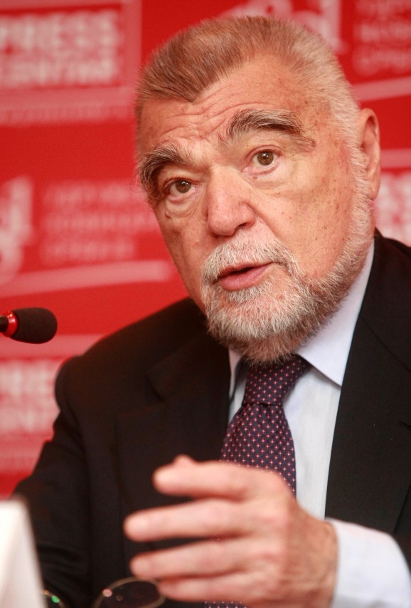 Stjepan Mesić
08/05/2015