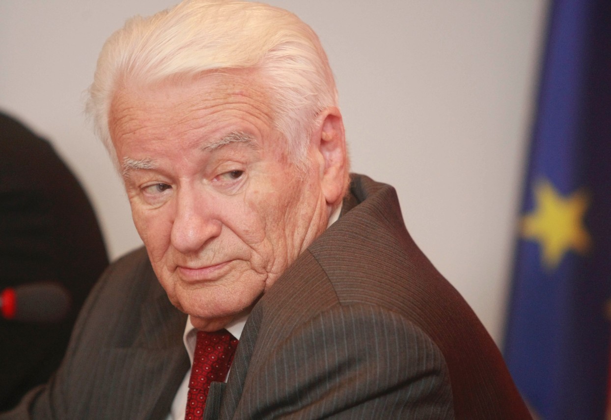 prof. Dragoljub Mićunović
08/05/2015