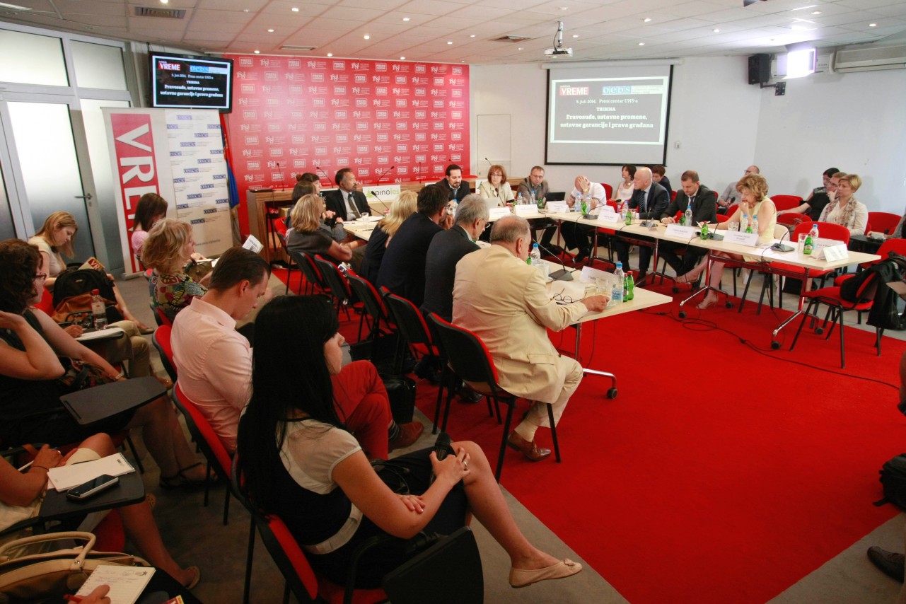 Tribina nedeljnika VReme u saradnji sa Misijom OEBS-a
05/06/2015