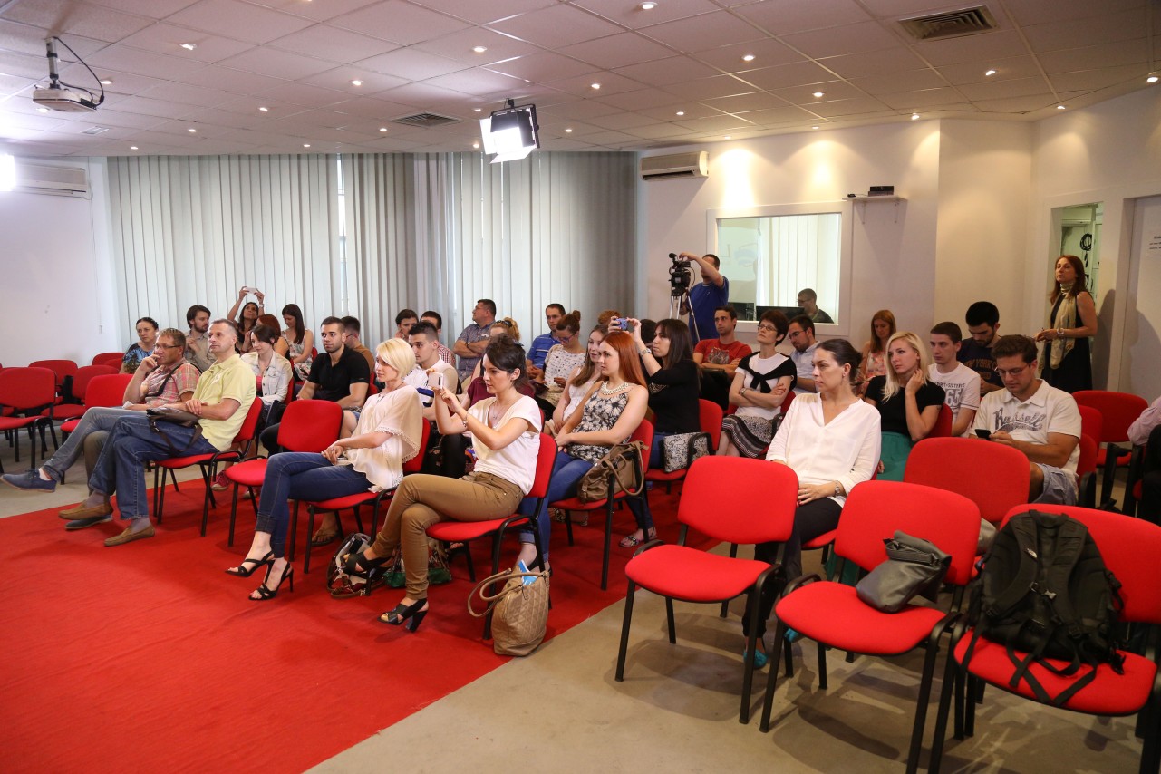 Panel diskusija Libertarijanskog kluba
Press centar 2/7/2015 