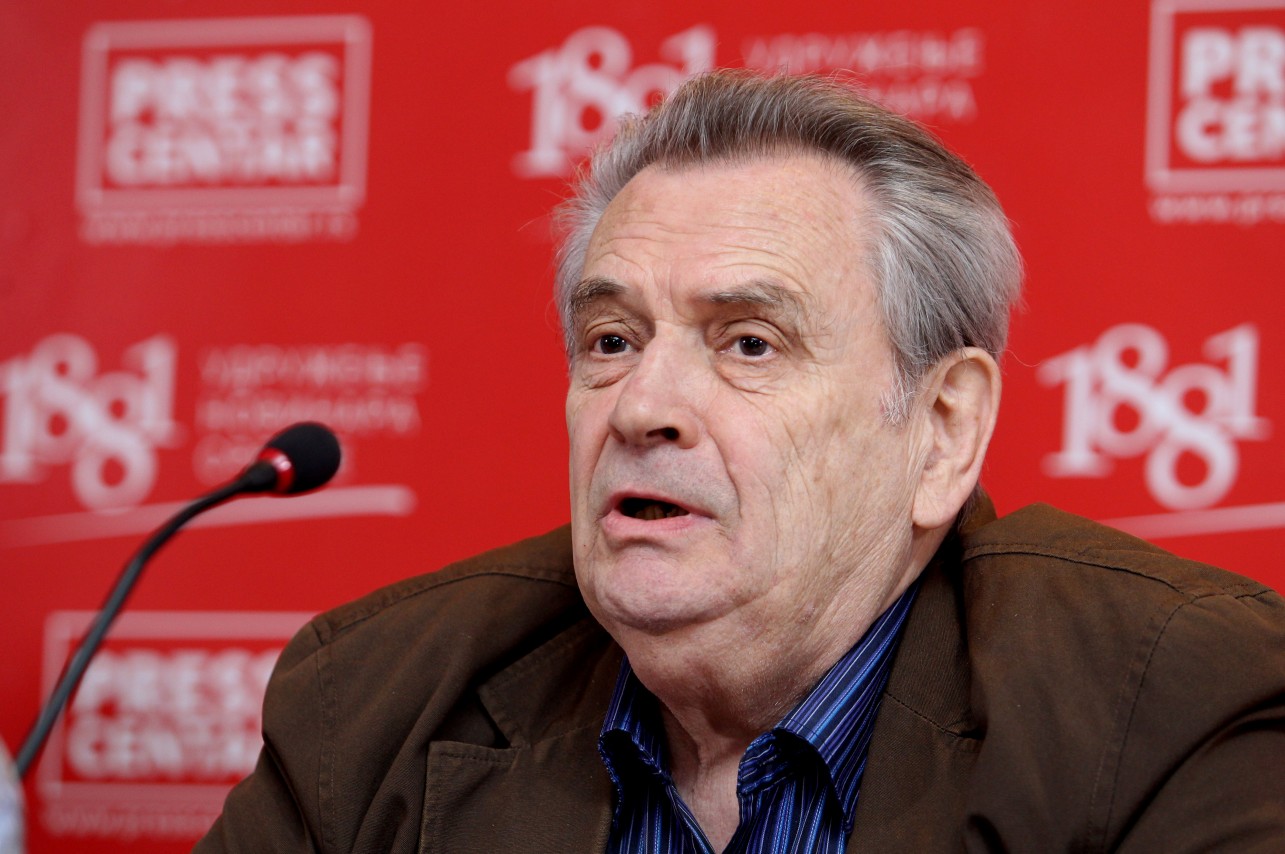 prof. dr Ivan Aničin
8/10/2015