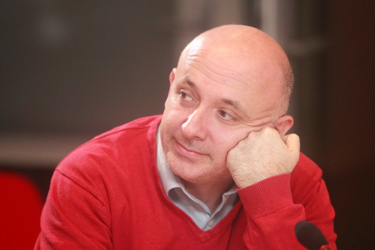 Vladimir Radomirović
24/12/2015