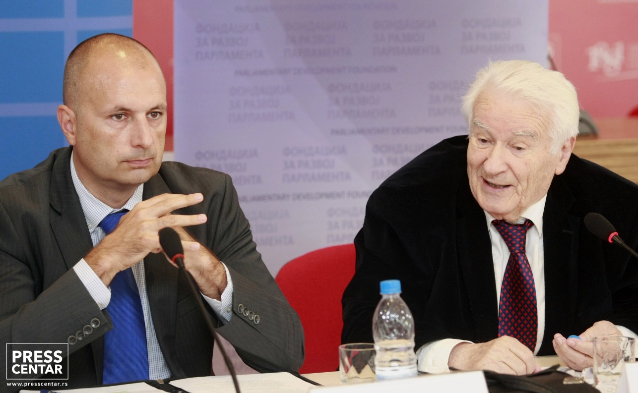 dr Vladimir Međak i prof. dr Dragoljub Mićunović
7/7/2016