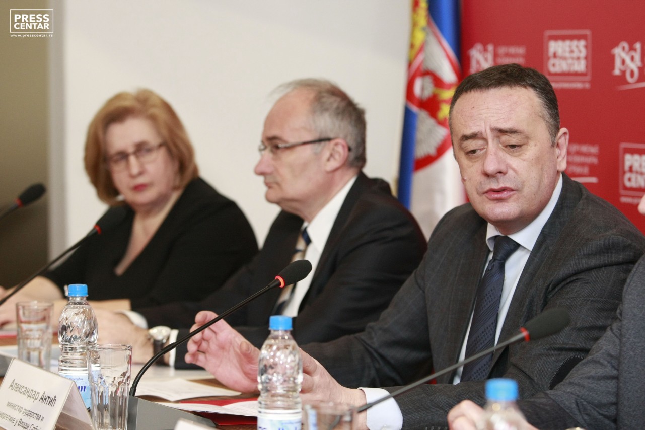 Jelica Putniković, Mr Dragan Vlaisavljević i Aleksandar Antić